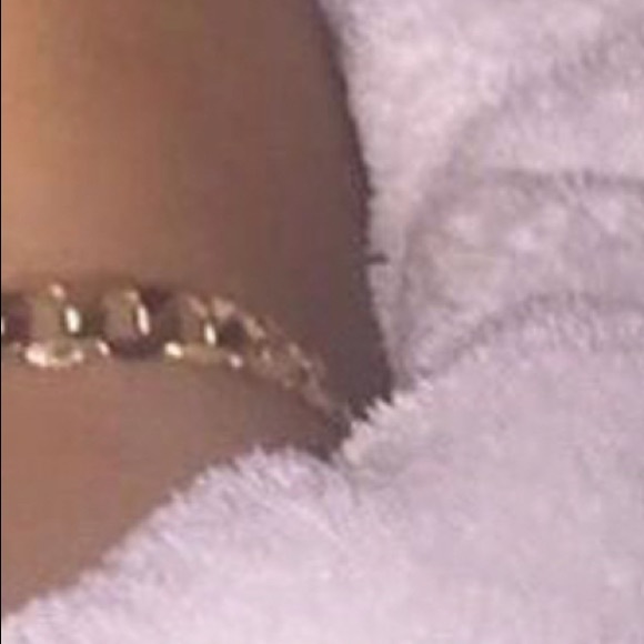 Meet your Posher, Alexandra - Picture 1 of 1